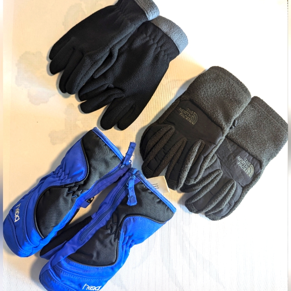 3 pairs of Children's gloves Small